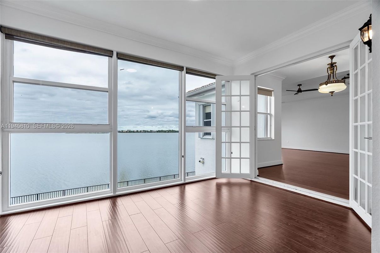 Empty room, Interior, Water, Wood Texture Flooring