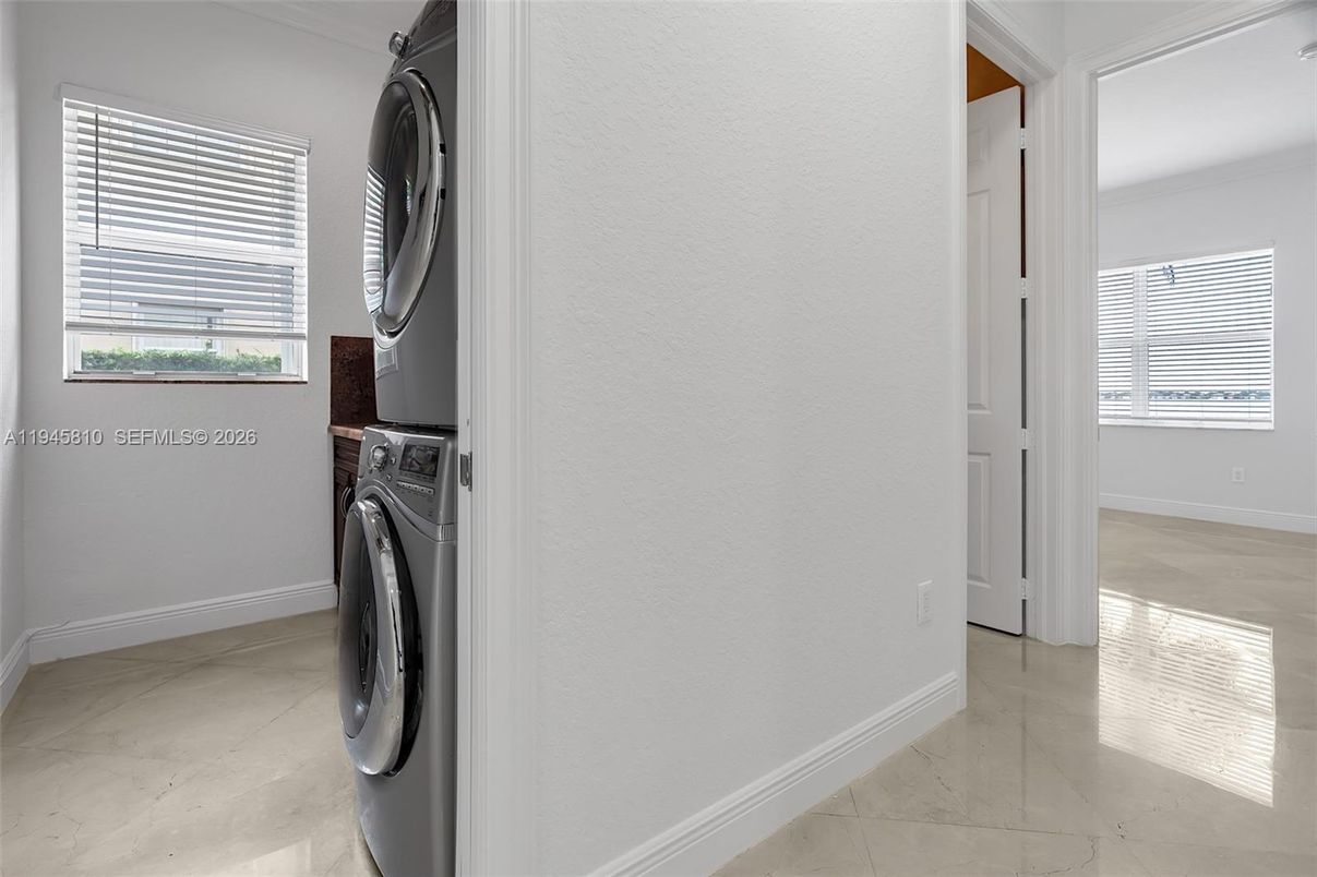 Interior, Marble, Utility Closets, Washer