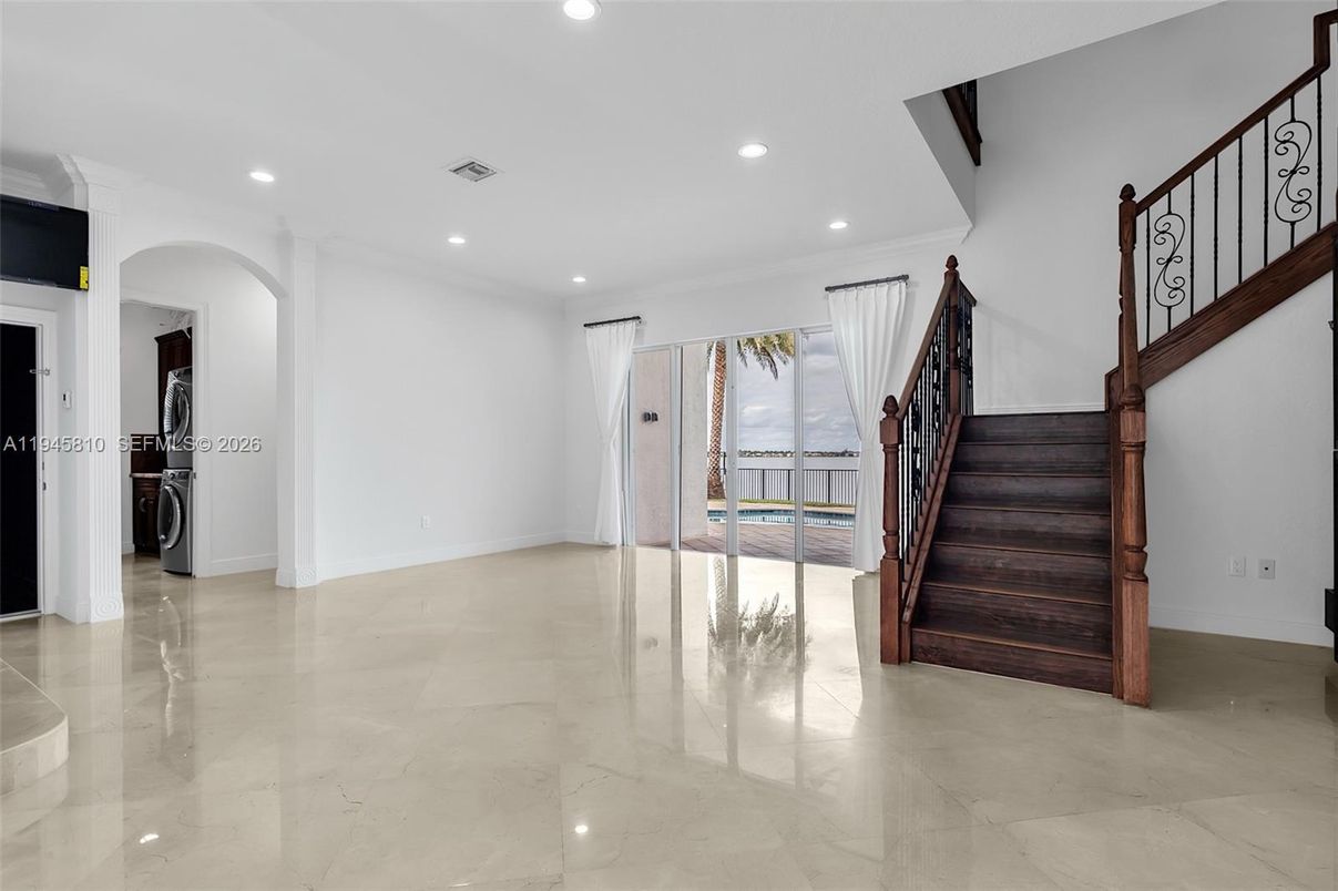 Empty room, Interior, Marble, Recessed Lighting