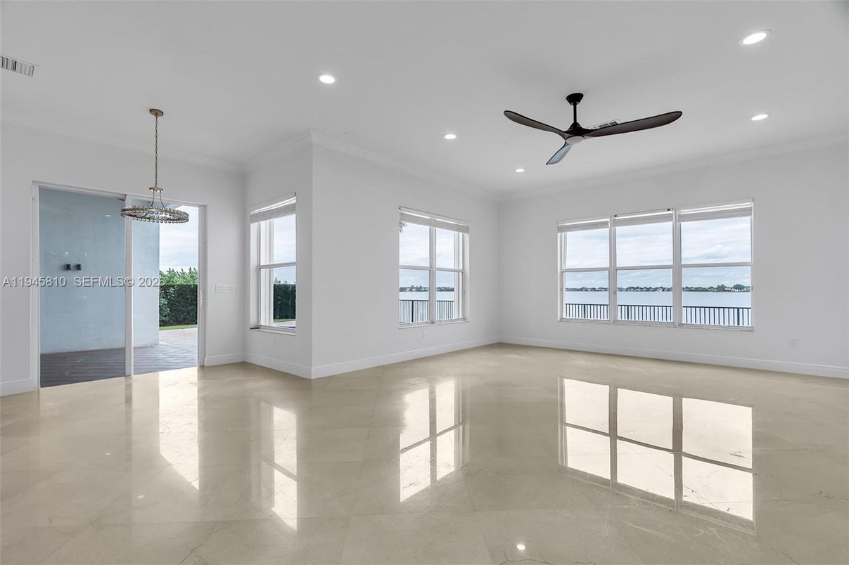 Chandelier, Empty room, Interior, Pendant Lights, Recessed Lighting, Water