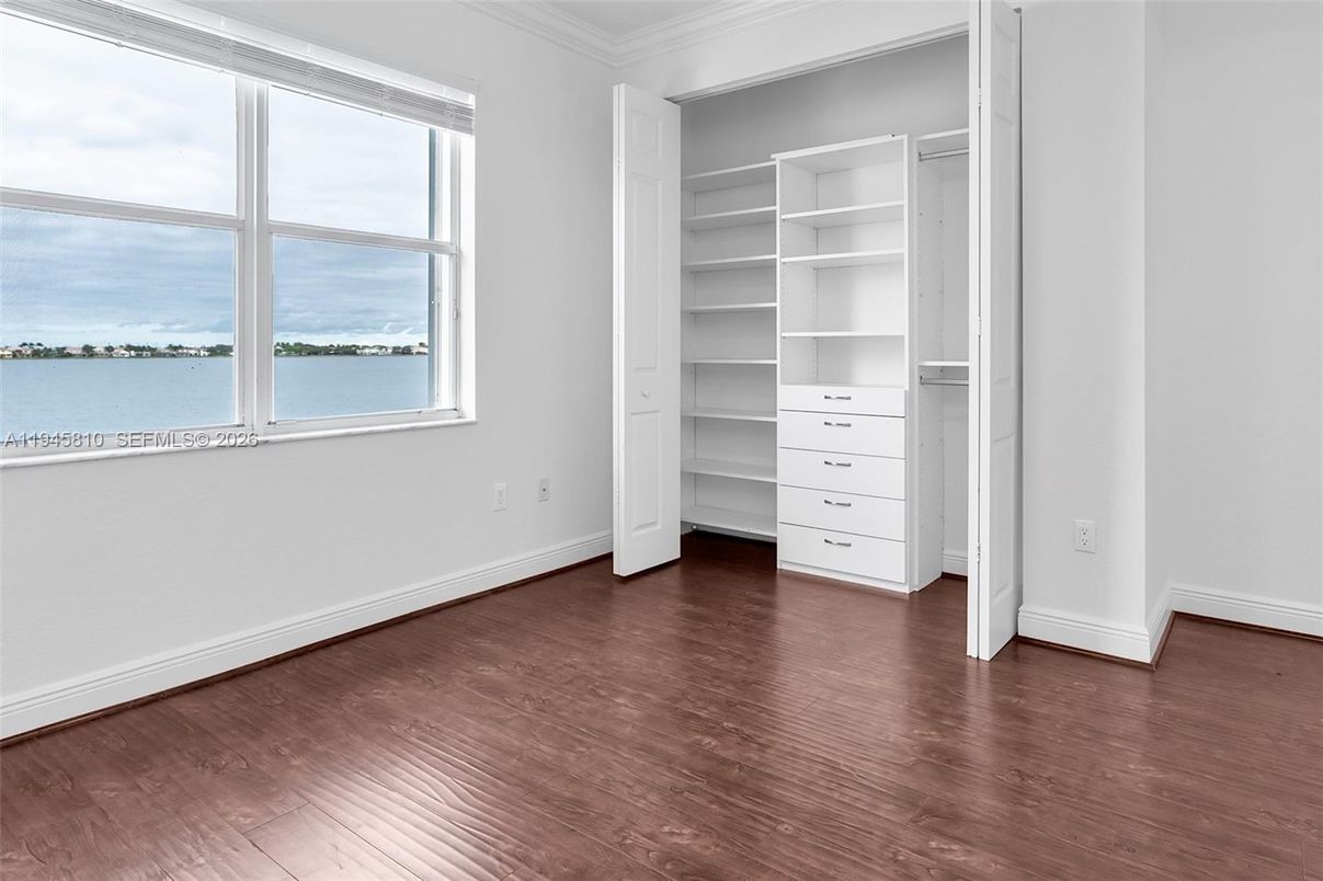 Empty room, Interior, Walk-in Closets, Water, Wood Texture Flooring