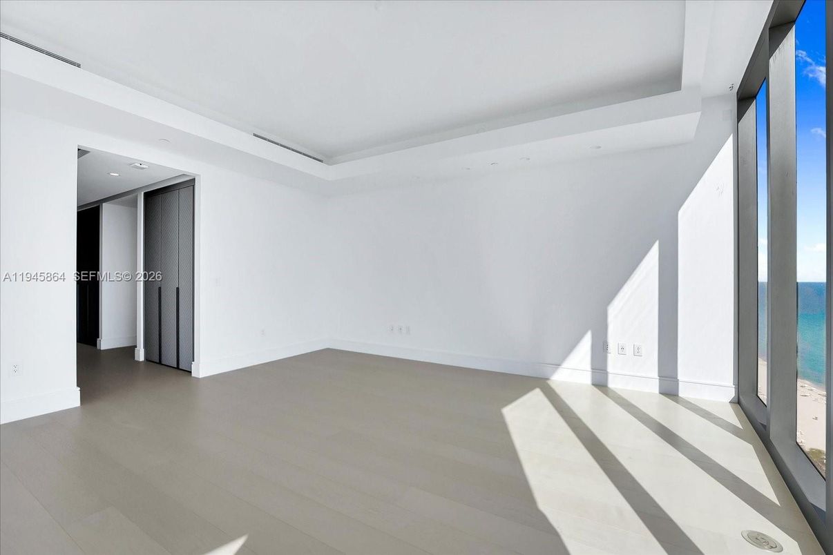 Empty room, Interior, Recessed Lighting, Water, Wood Texture Flooring