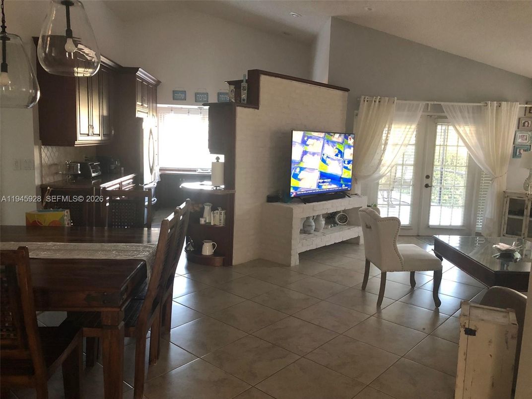 Dining room, Interior