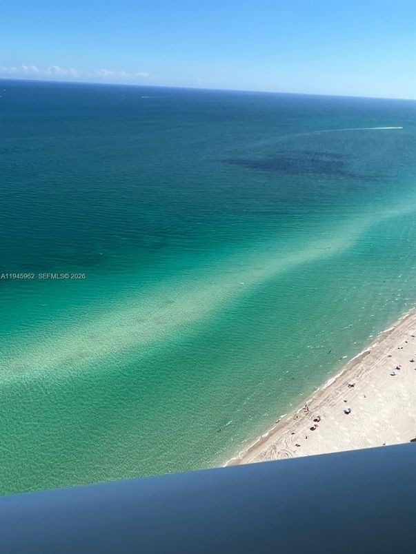 Exterior, Pool, Water