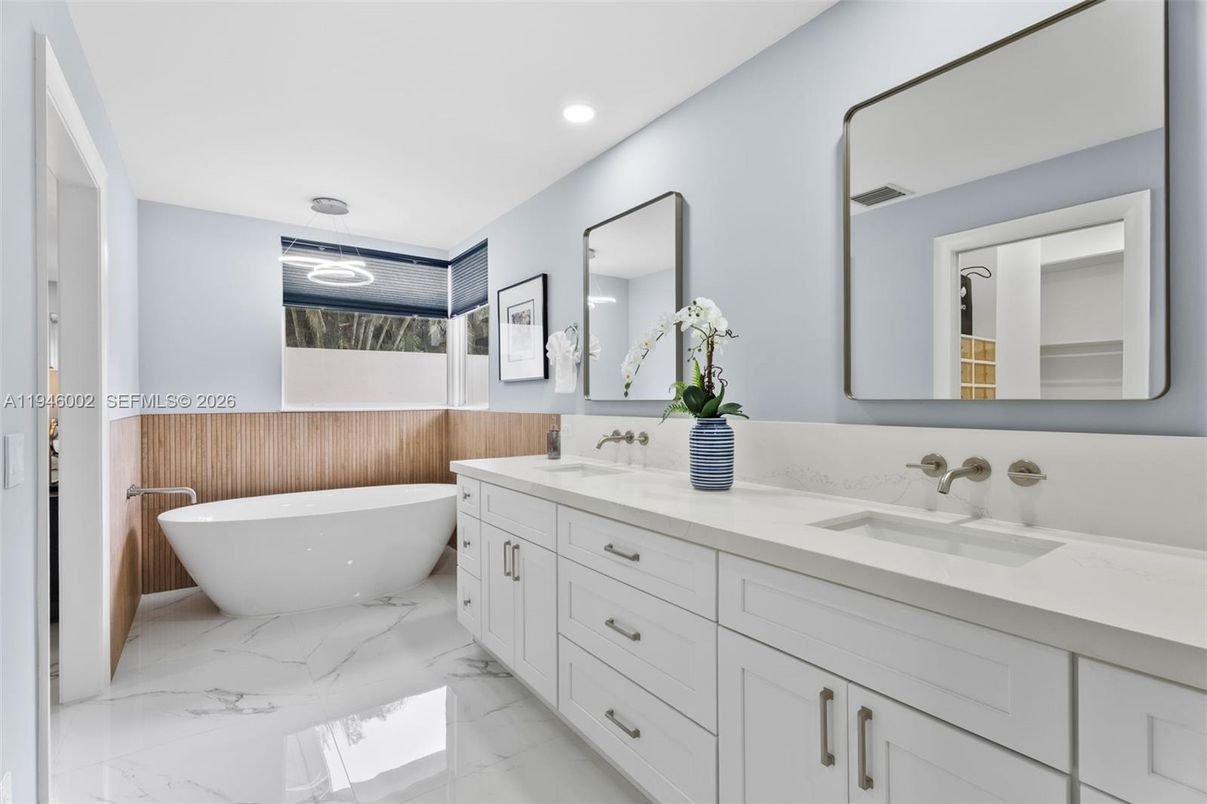 Bathroom, Dual Sink Vanities, Free Standing Baths, Interior, Marble, Recessed Lighting