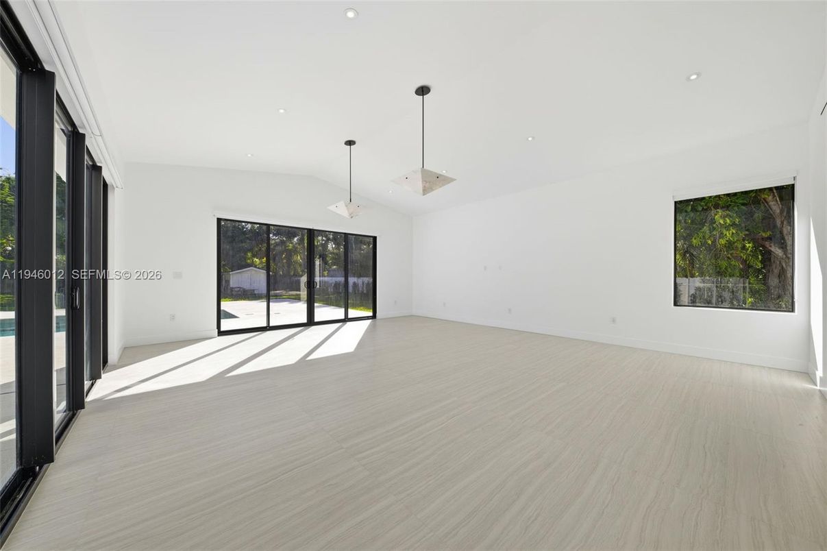 Empty room, Interior, Pendant Lights, Recessed Lighting
