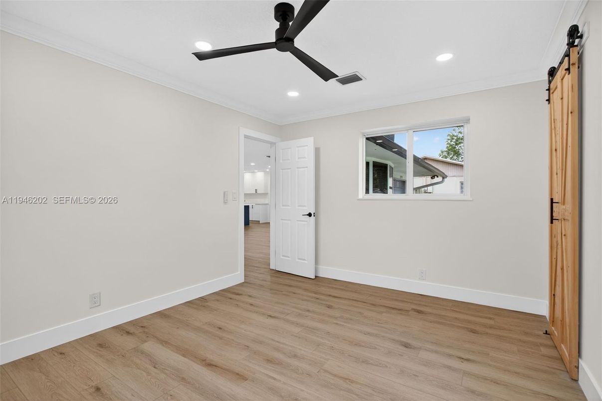 Empty room, Interior, Recessed Lighting, Wood Texture Flooring