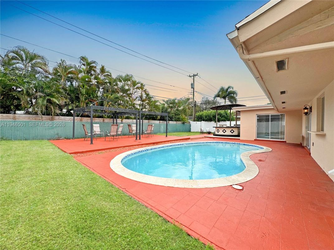 Backyard, Exterior, Pool