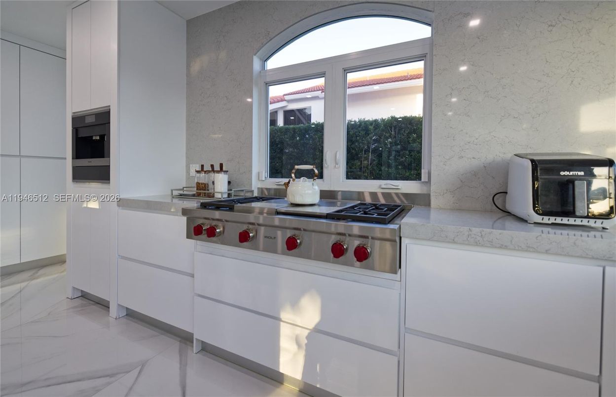 Interior, Kitchen, Marble, Recessed Lighting