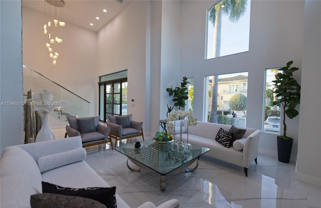 Interior, Living room, Pendant Lights, Recessed Lighting