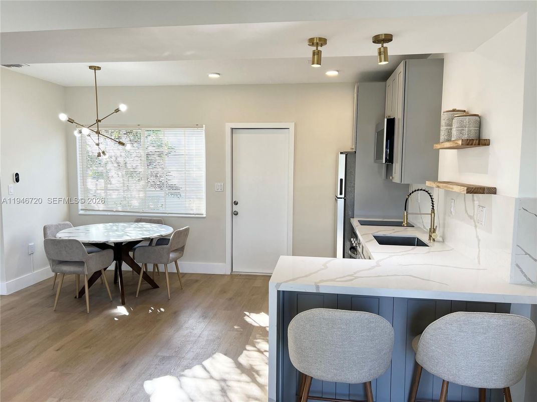 Dining room, Interior, Kitchen, Pendant Lights, Recessed Lighting, Wood Texture Flooring