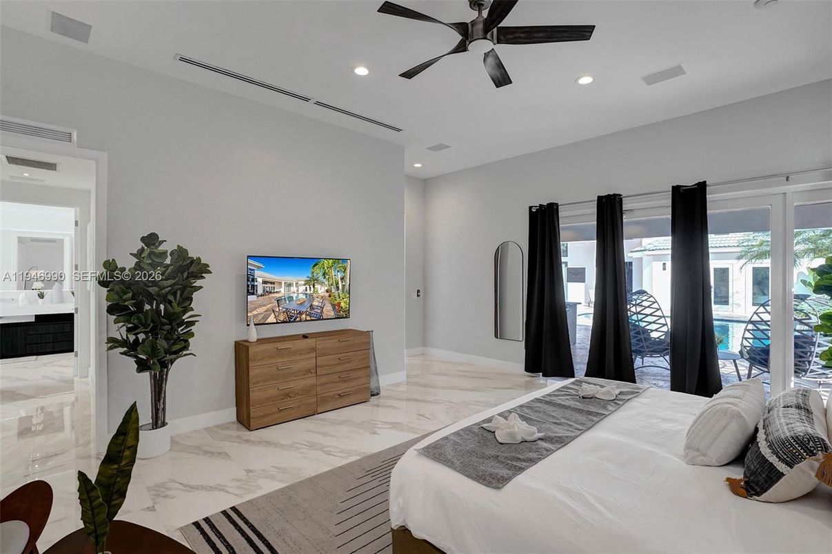 Bedroom, Interior, Marble, Recessed Lighting, Water