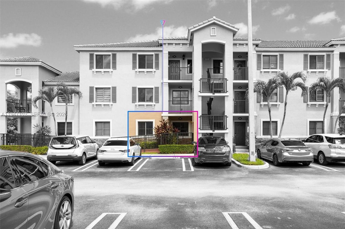 Exterior, Facade, Mediterranean