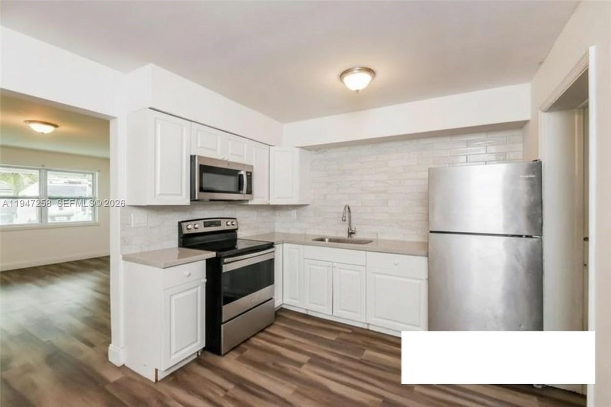 Interior, Kitchen, Stainless Steel Appliances, Wood Texture Flooring