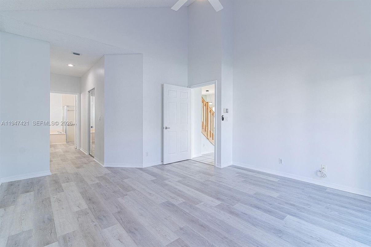 Empty room, Interior, Recessed Lighting, Wood Texture Flooring