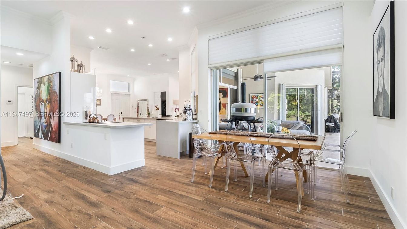 Dining room, Interior, Kitchen, Recessed Lighting, Wood Texture Flooring