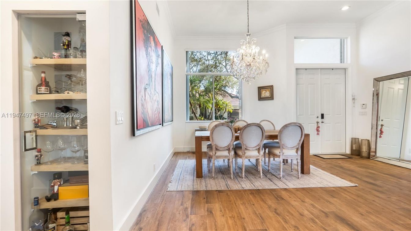 Chandelier, Dining room, Interior, Recessed Lighting, Wood Texture Flooring