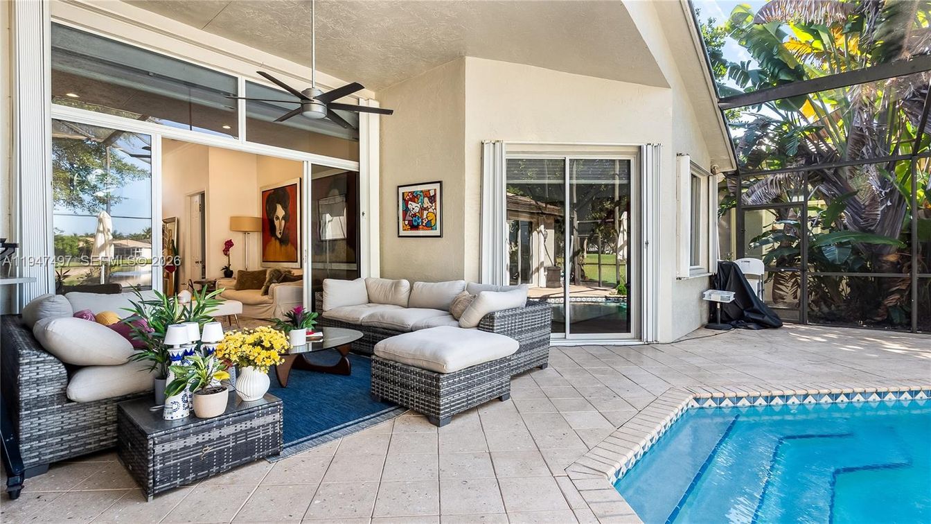 Interior, Living room, Pool, Sun Room