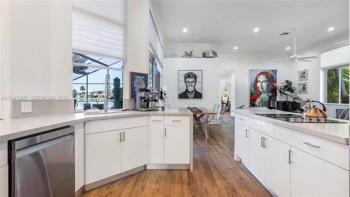 Dining room, Glass Ceilings, Interior, Kitchen, Recessed Lighting, Stainless Steel Appliances, Wood Texture Flooring