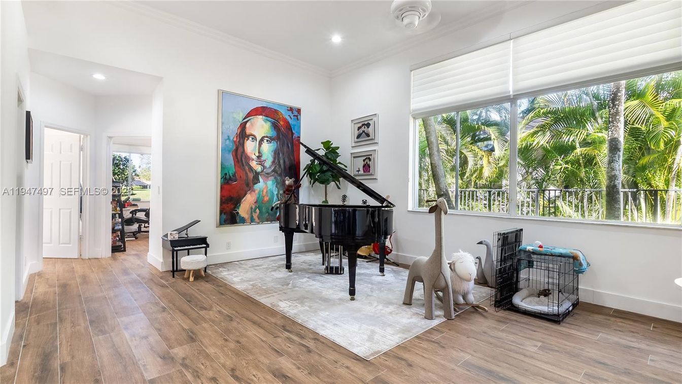 Interior, Piano, Recessed Lighting, Wood Texture Flooring
