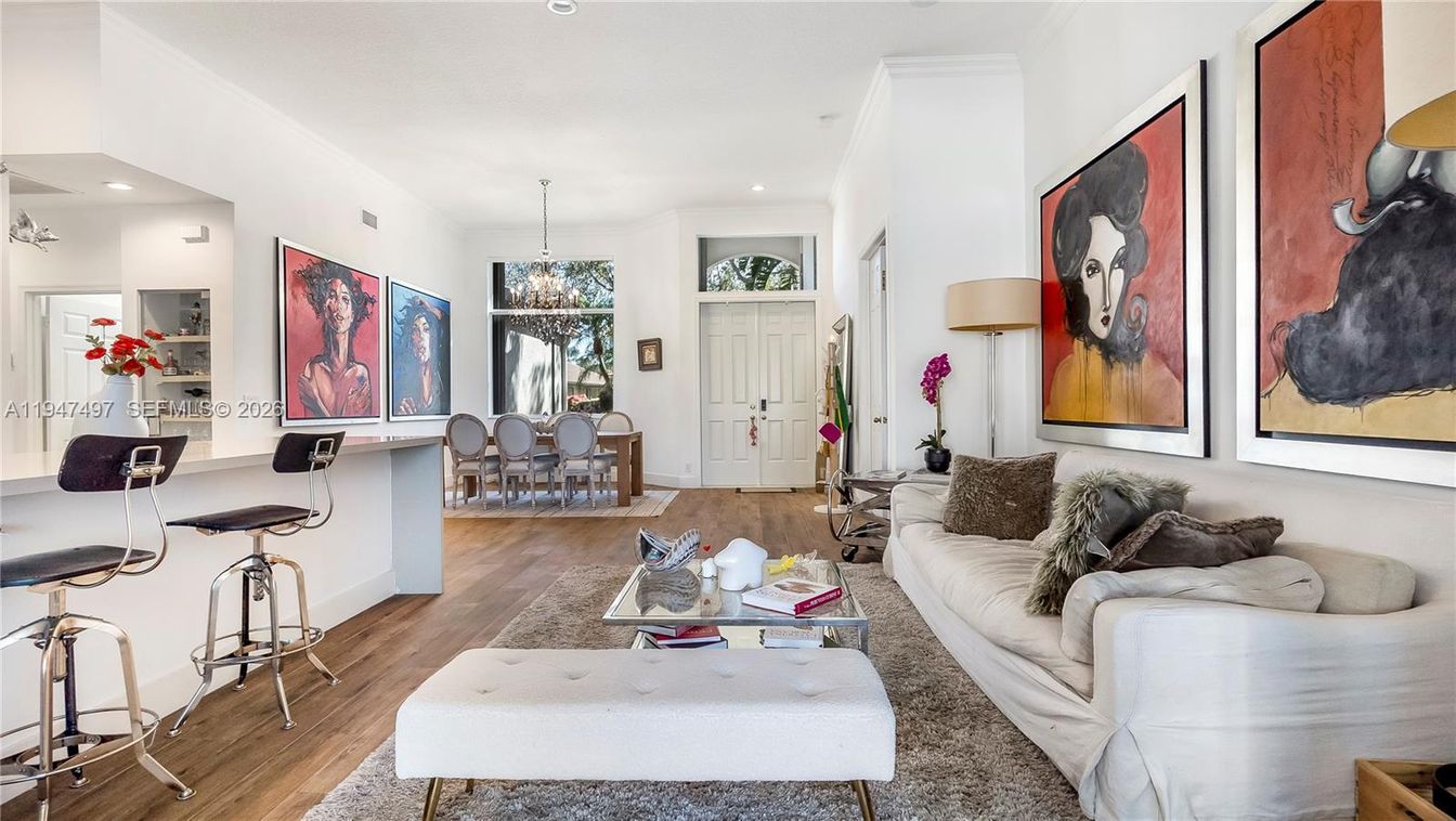 Dining room, Interior, Living room, Pendant Lights, Recessed Lighting, Wood Texture Flooring