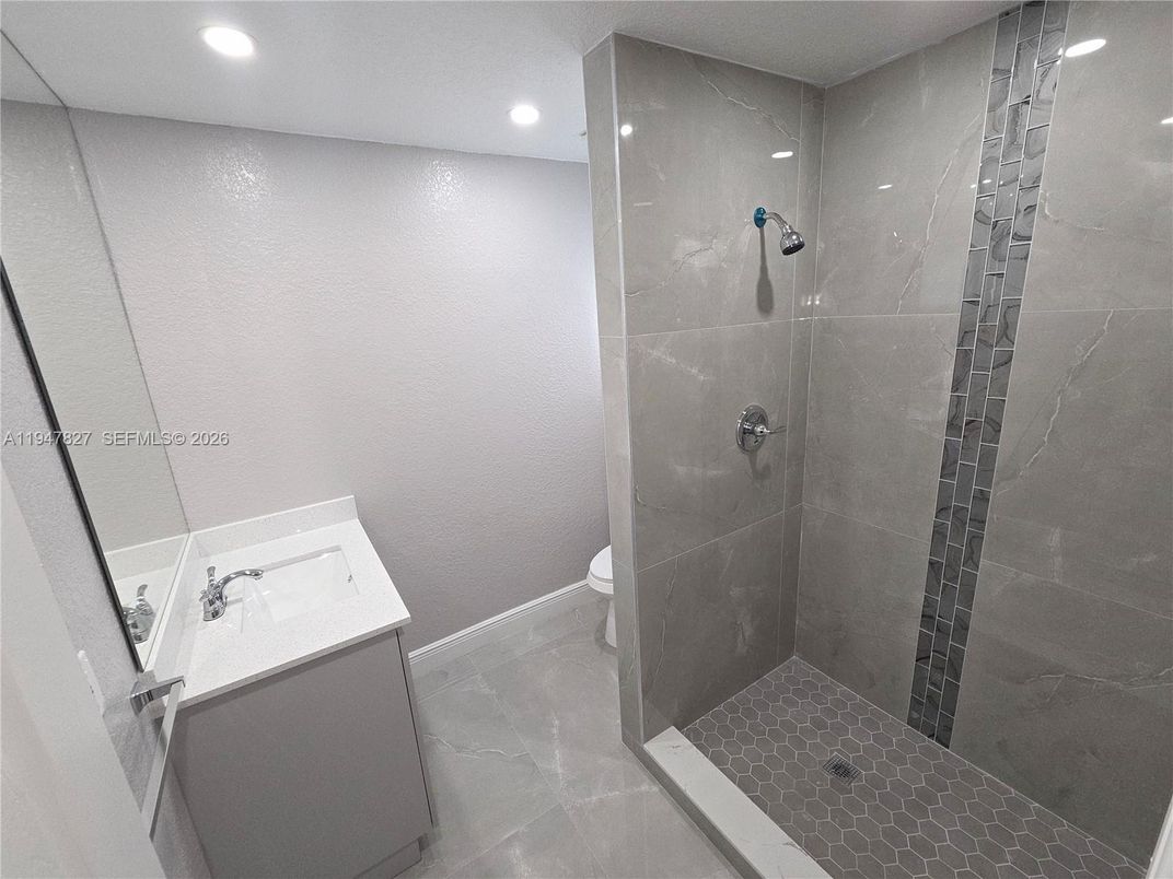Bathroom, Interior, Recessed Lighting
