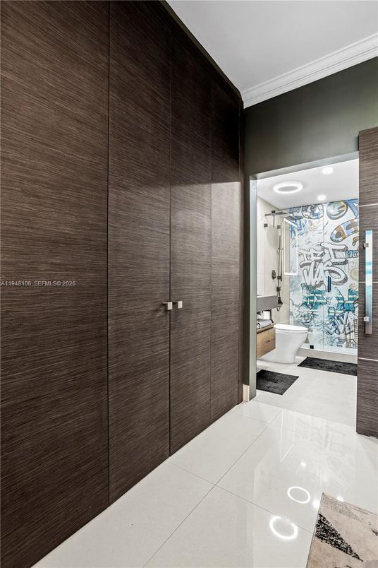 Bathroom, Interior, Recessed Lighting