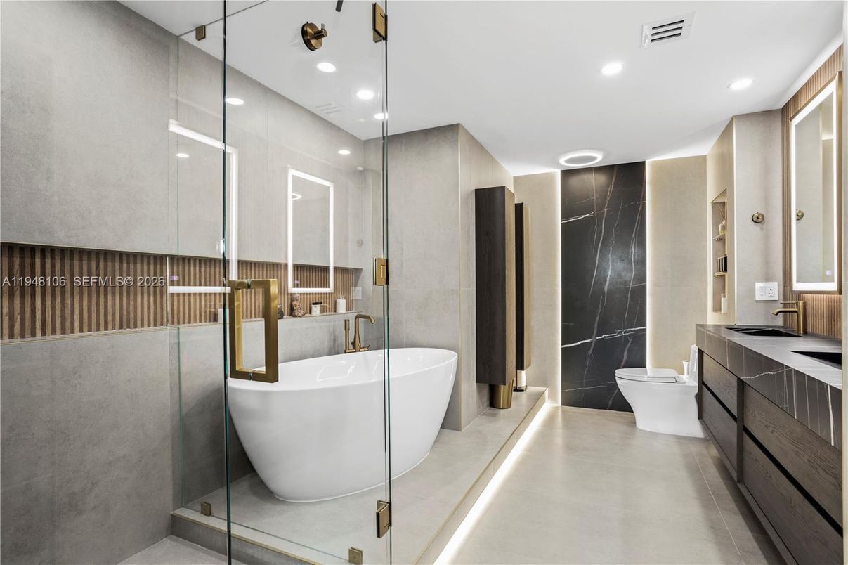 Bathroom, Dual Sink Vanities, Free Standing Baths, Glass Shower, Interior, Recessed Lighting