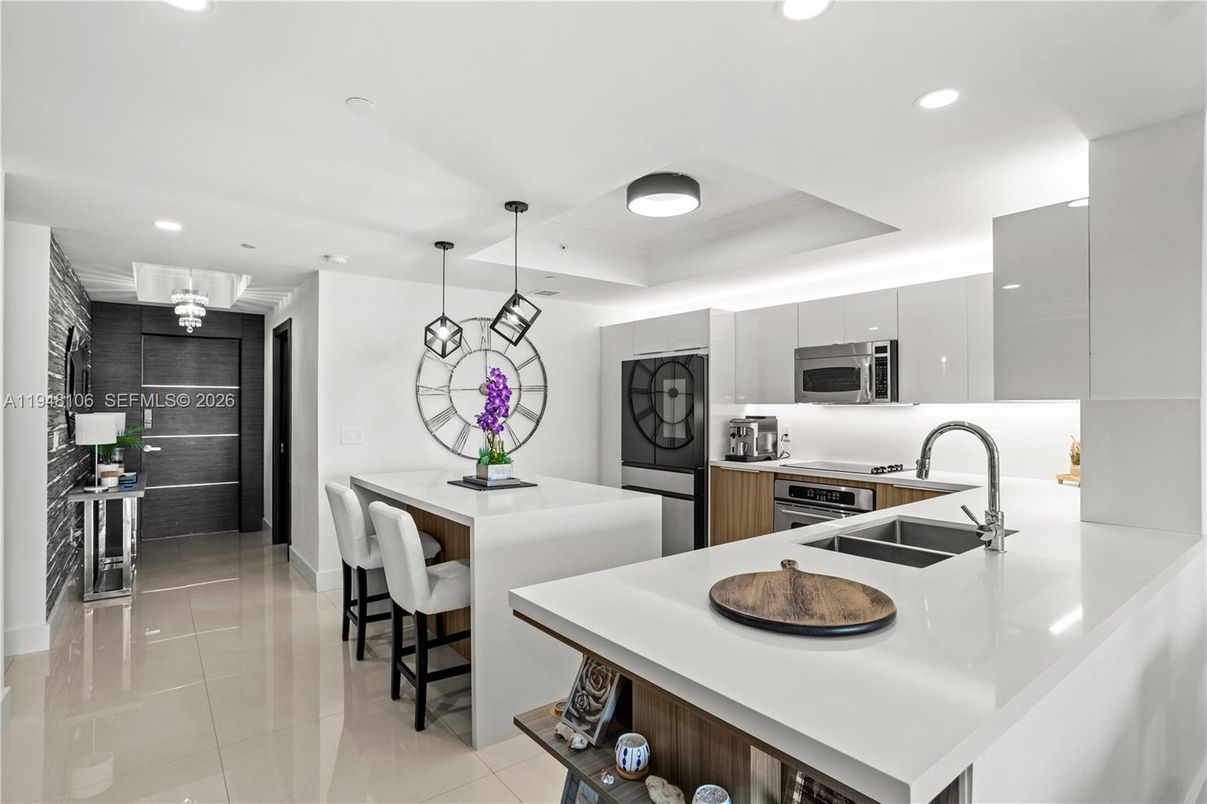 Interior, Kitchen, Pendant Lights, Recessed Lighting, Stainless Steel Appliances