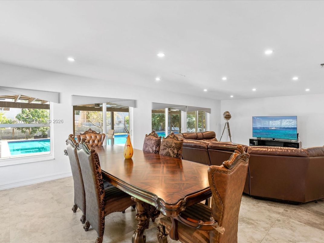 Dining room, Interior, Living room, Recessed Lighting
