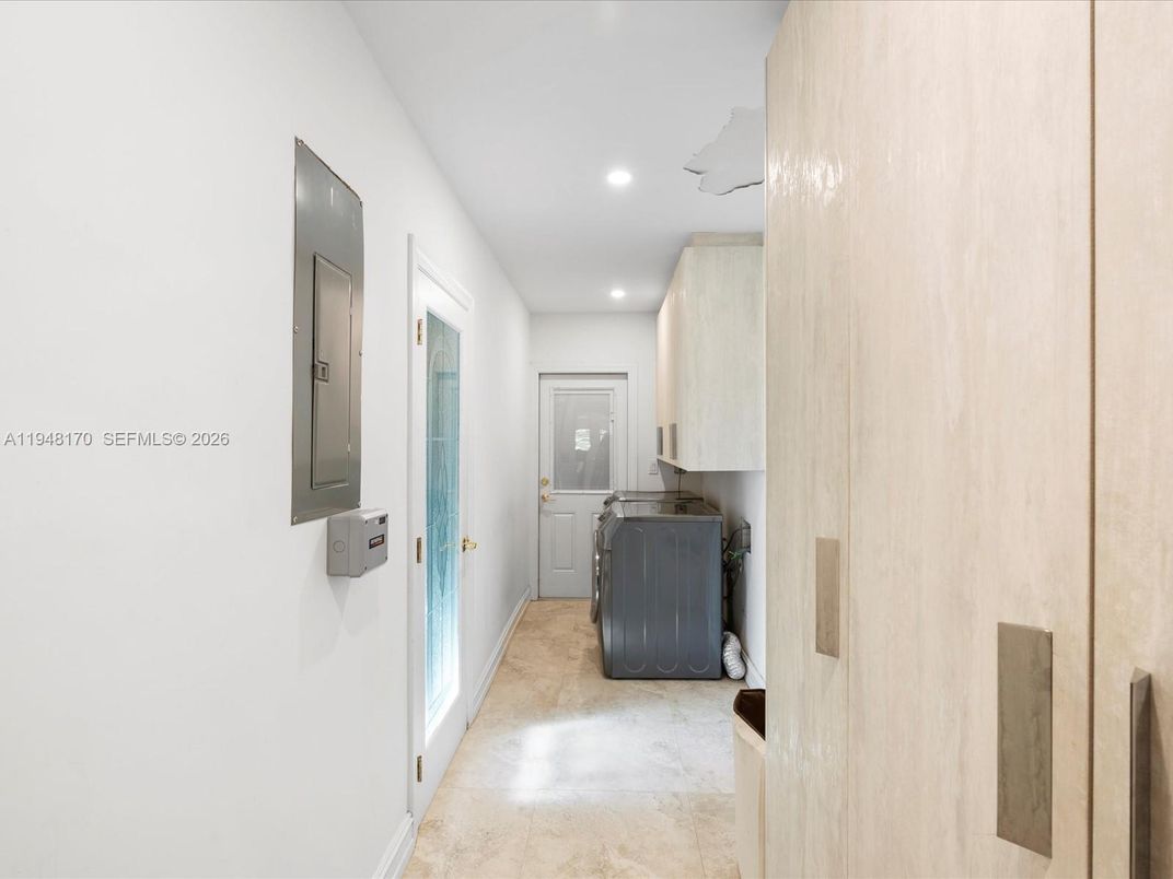 Interior, Recessed Lighting