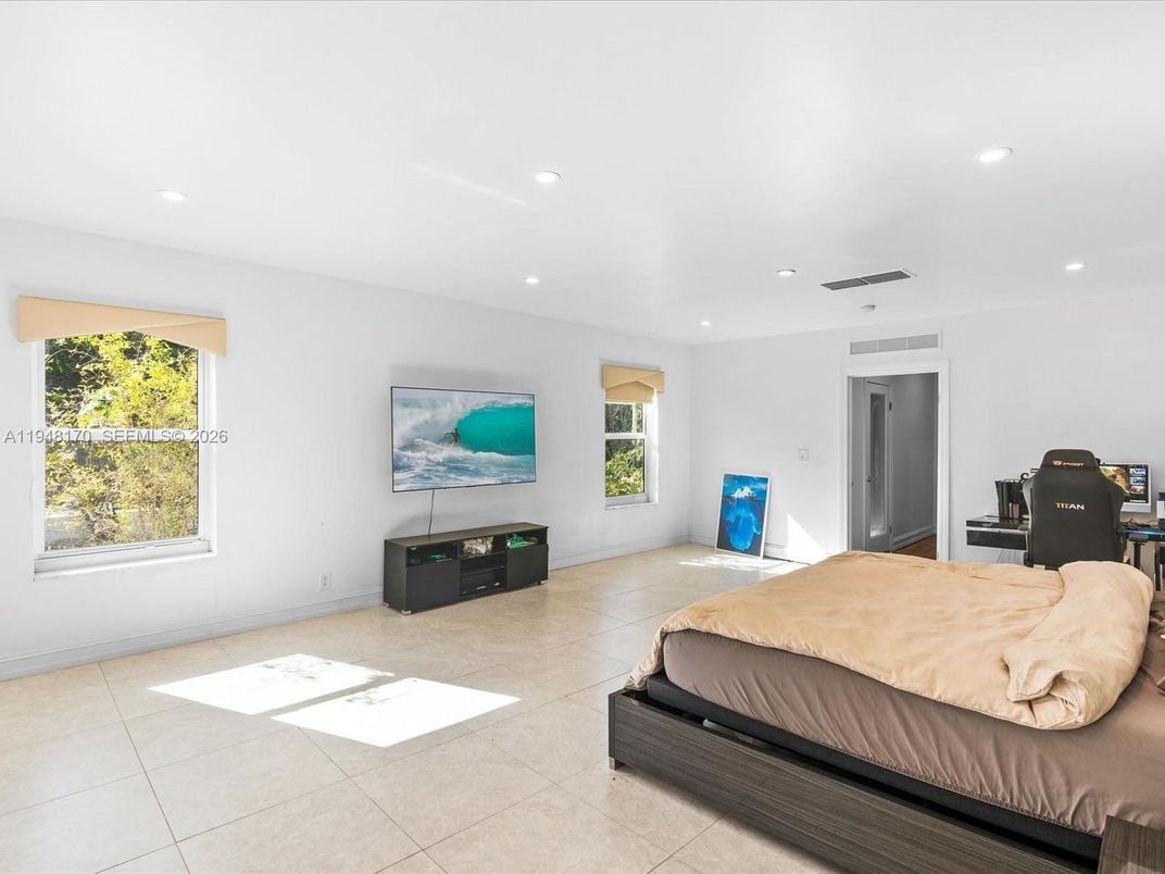 Bedroom, Interior, Recessed Lighting