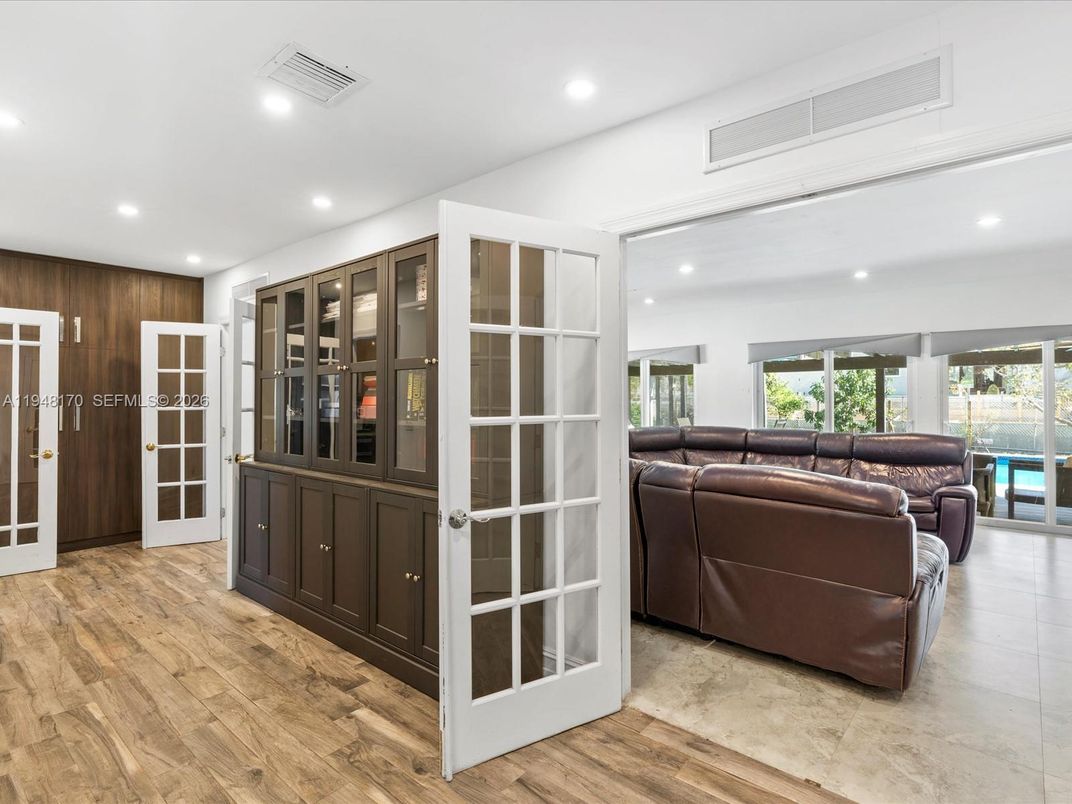 Interior, Living room, Recessed Lighting, Wood Texture Flooring