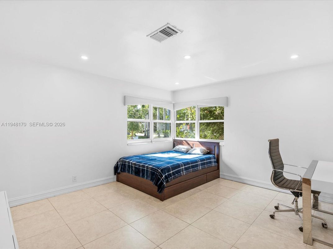 Bedroom, Home Office, Interior, Recessed Lighting