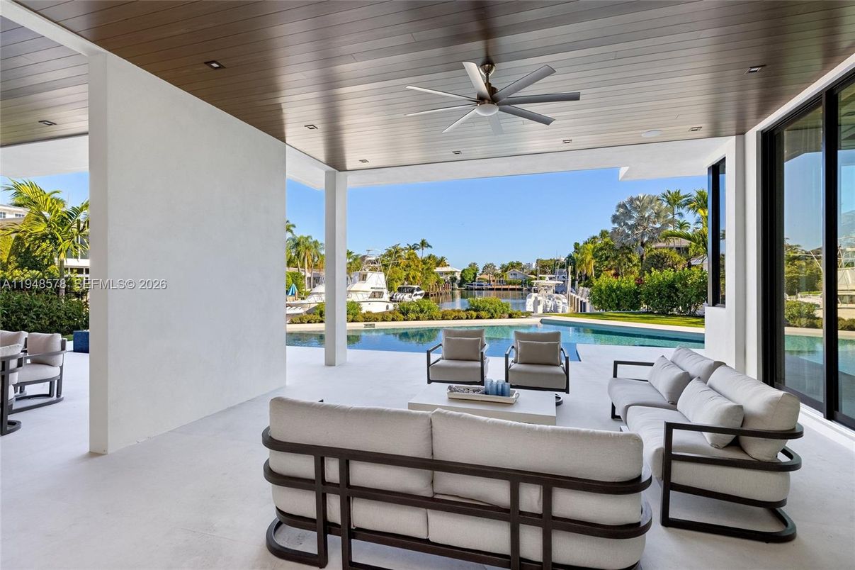 Exterior, Pool, Recessed Lighting