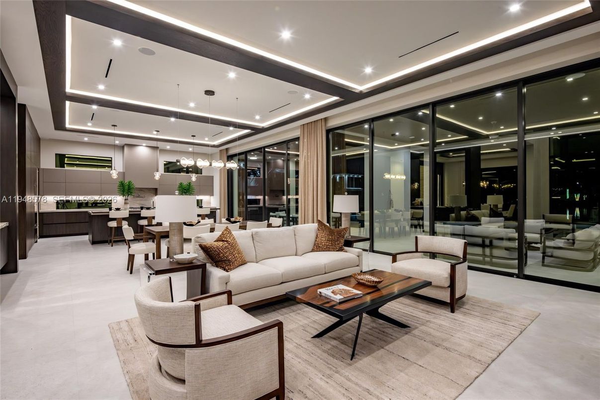 Dining room, Interior, Living room, Pendant Lights, Recessed Lighting