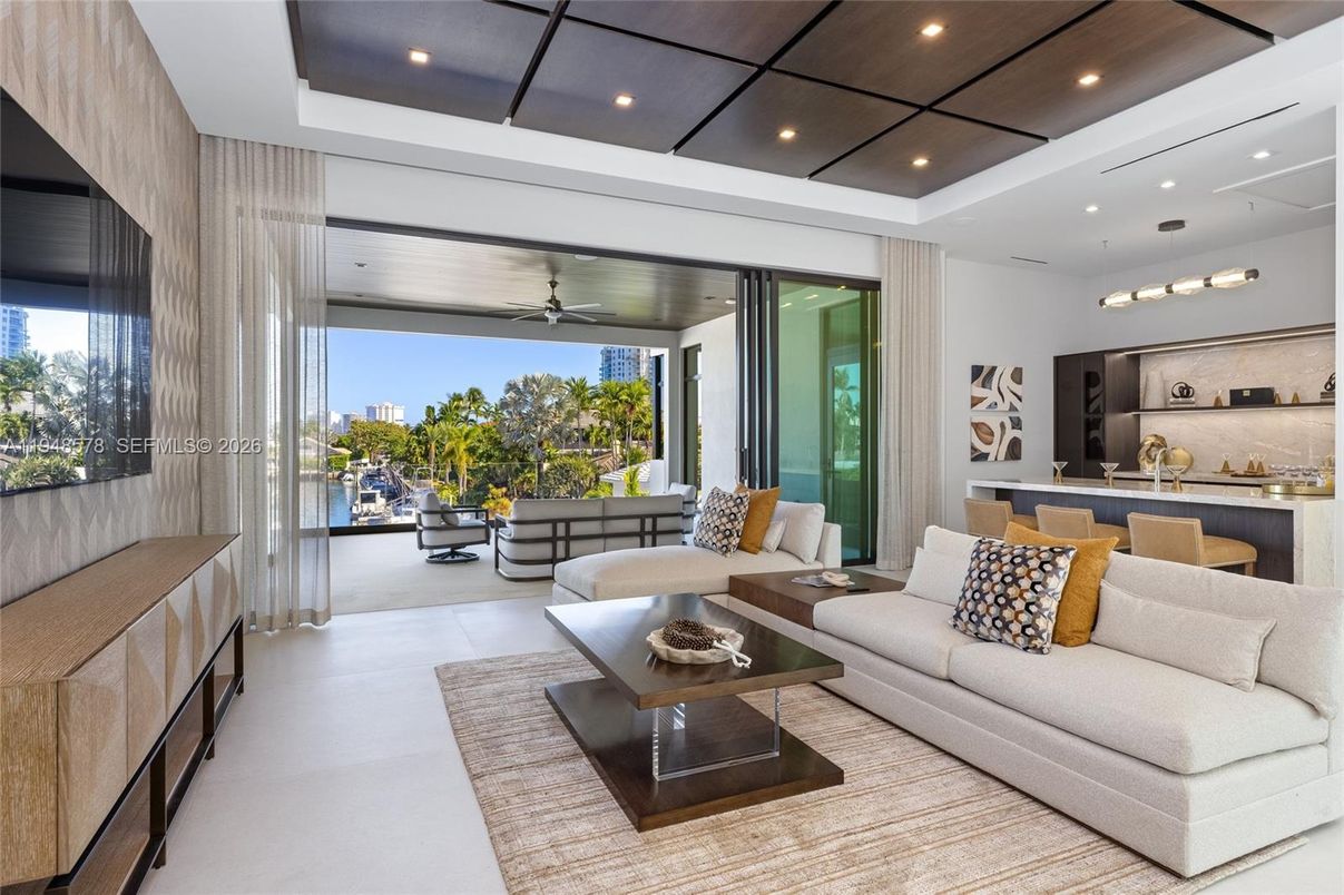 Interior, Living room, Pendant Lights, Recessed Lighting