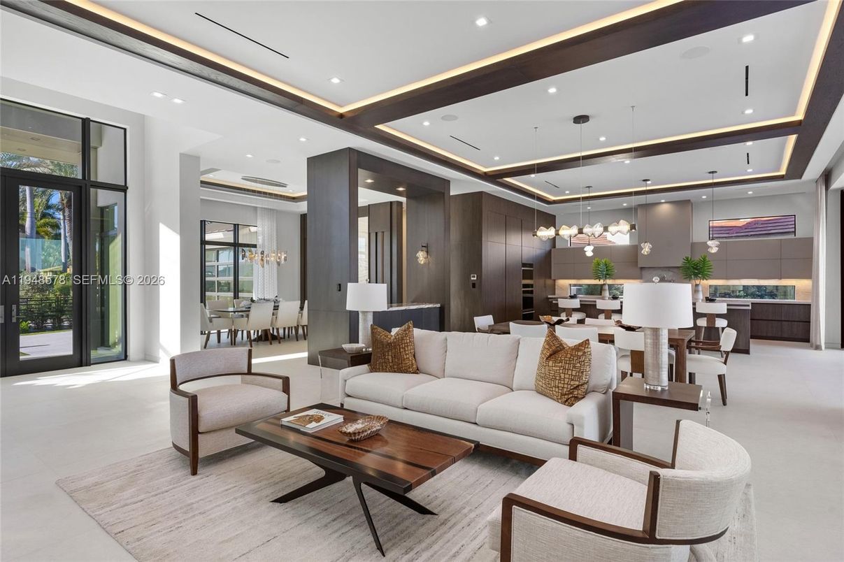 Dining room, Interior, Living room, Pendant Lights, Recessed Lighting