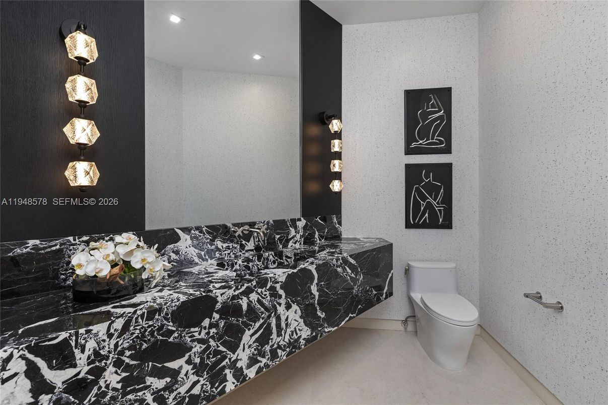 Bathroom, Interior, Recessed Lighting