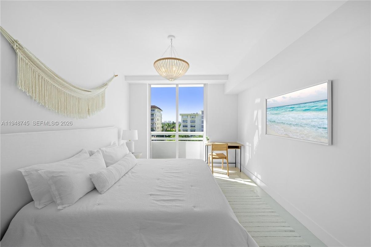 Bedroom, Interior, Pendant Lights