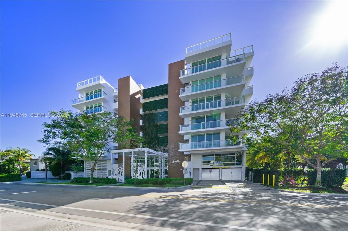 Exterior, Facade, Condo Building