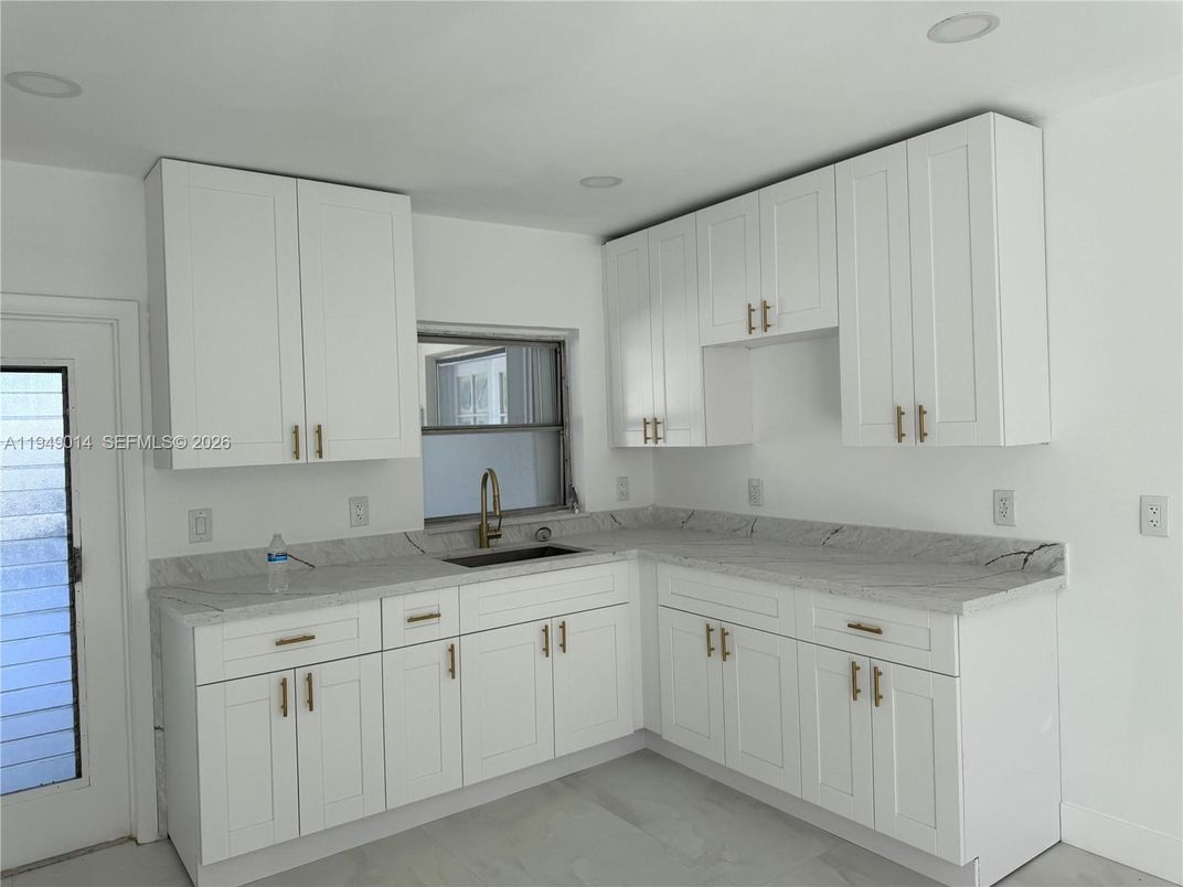 Interior, Kitchen, Marble, Recessed Lighting