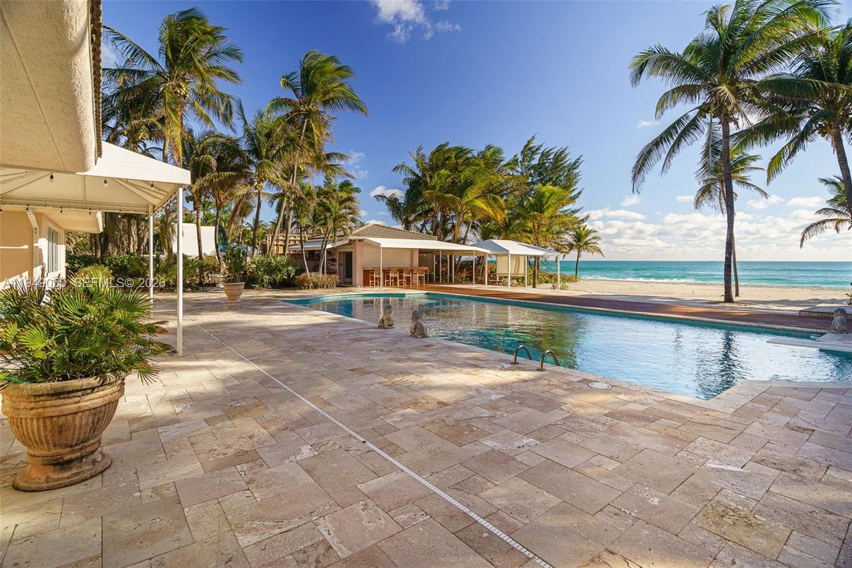 Exterior, Pool, Water