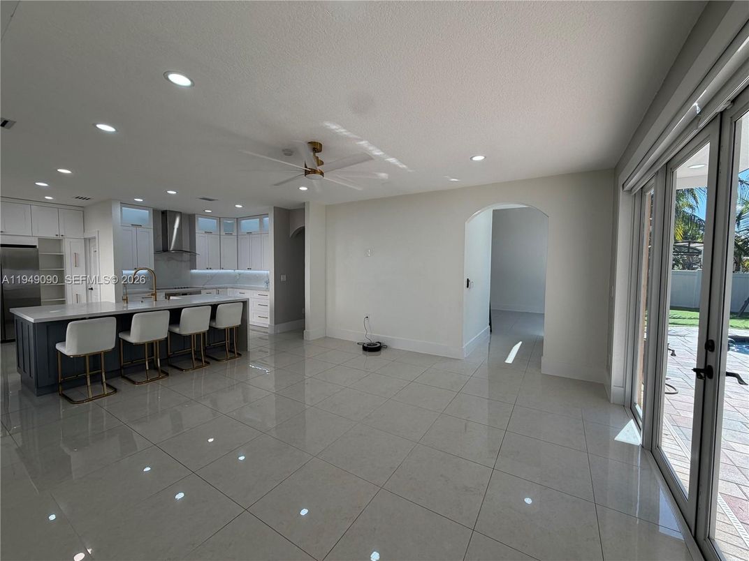 Empty room, Interior, Kitchen, Recessed Lighting