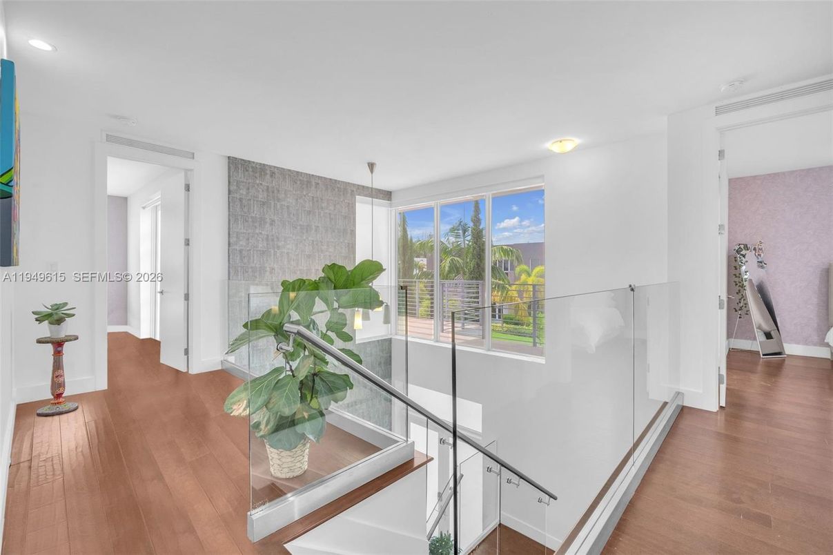 Interior, Pendant Lights, Recessed Lighting, Wood Texture Flooring