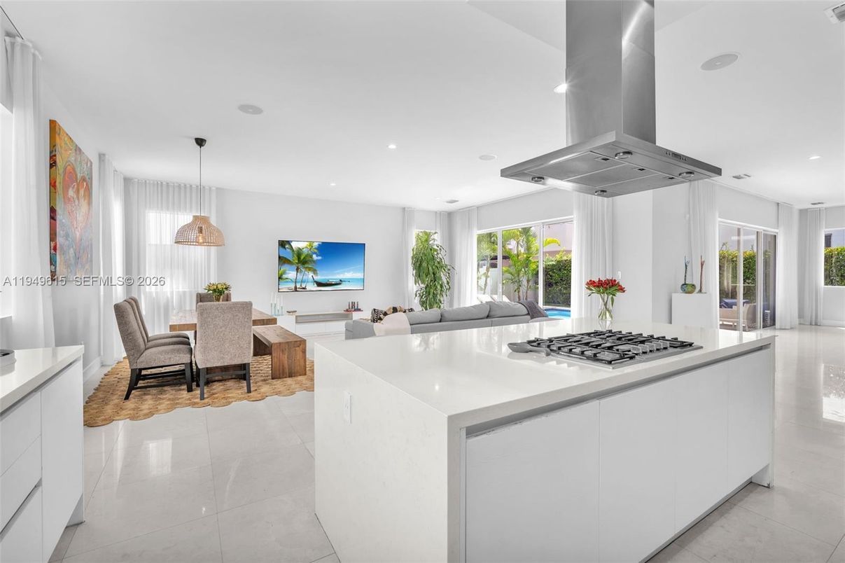 Dining room, Interior, Kitchen, Living room, Pendant Lights, Recessed Lighting