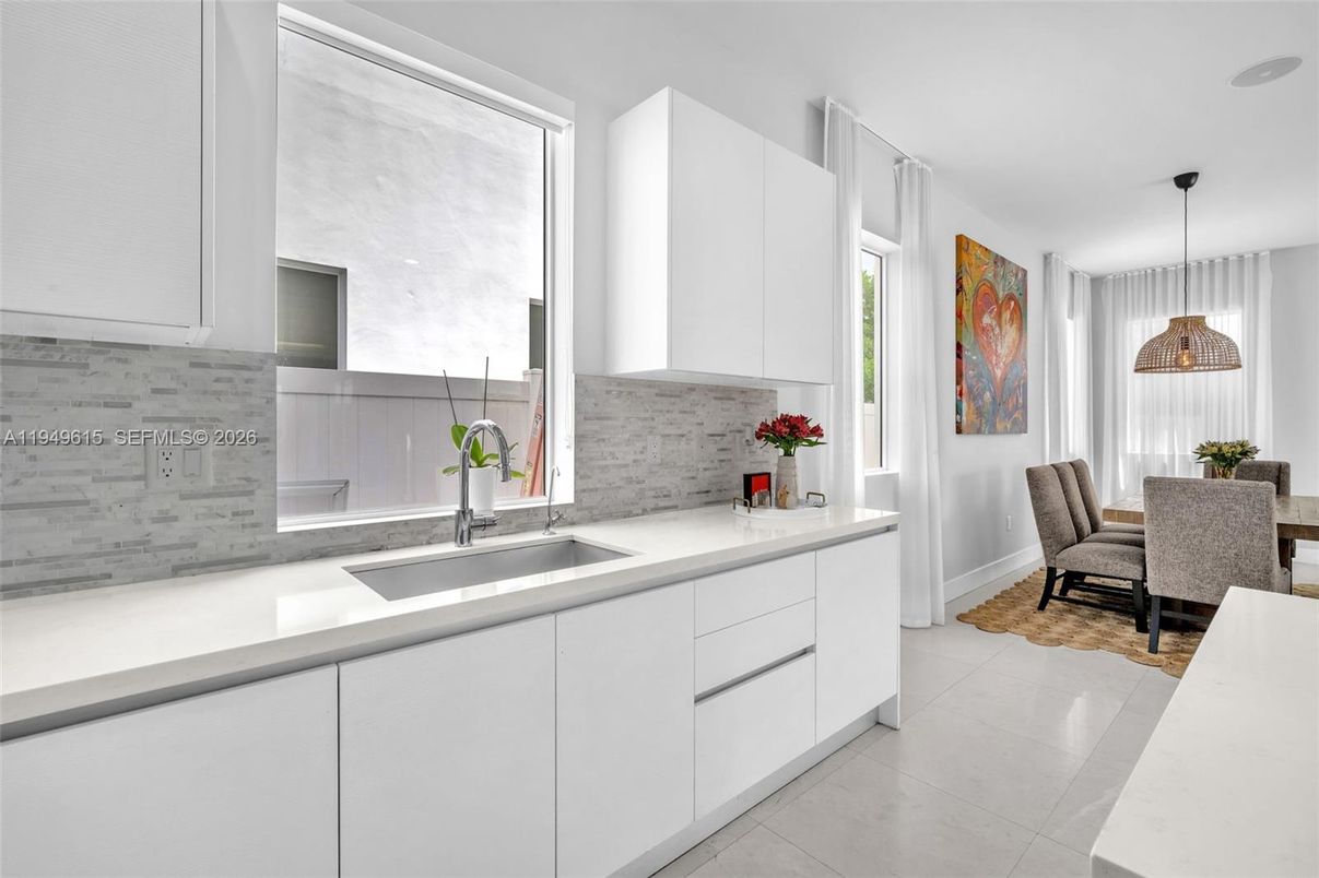 Dining room, Interior, Kitchen, Pendant Lights