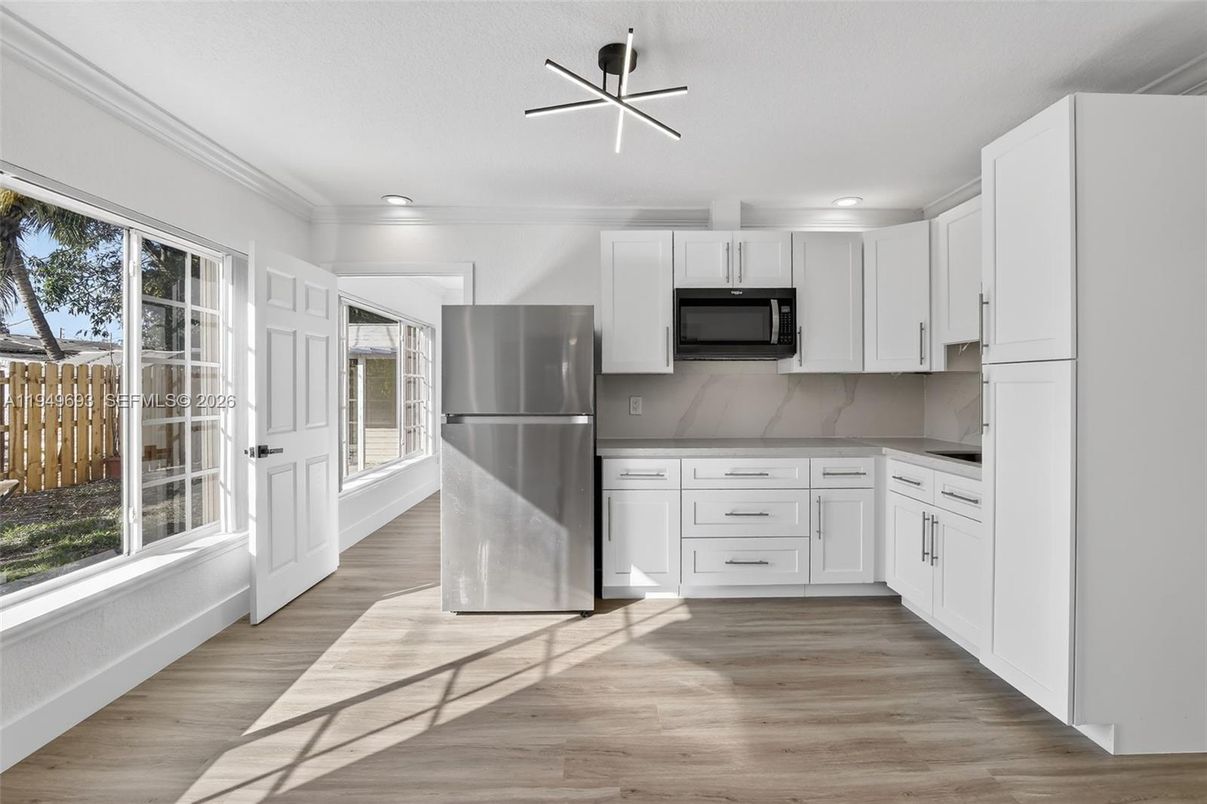 Interior, Kitchen, Pendant Lights, Recessed Lighting, Wood Texture Flooring