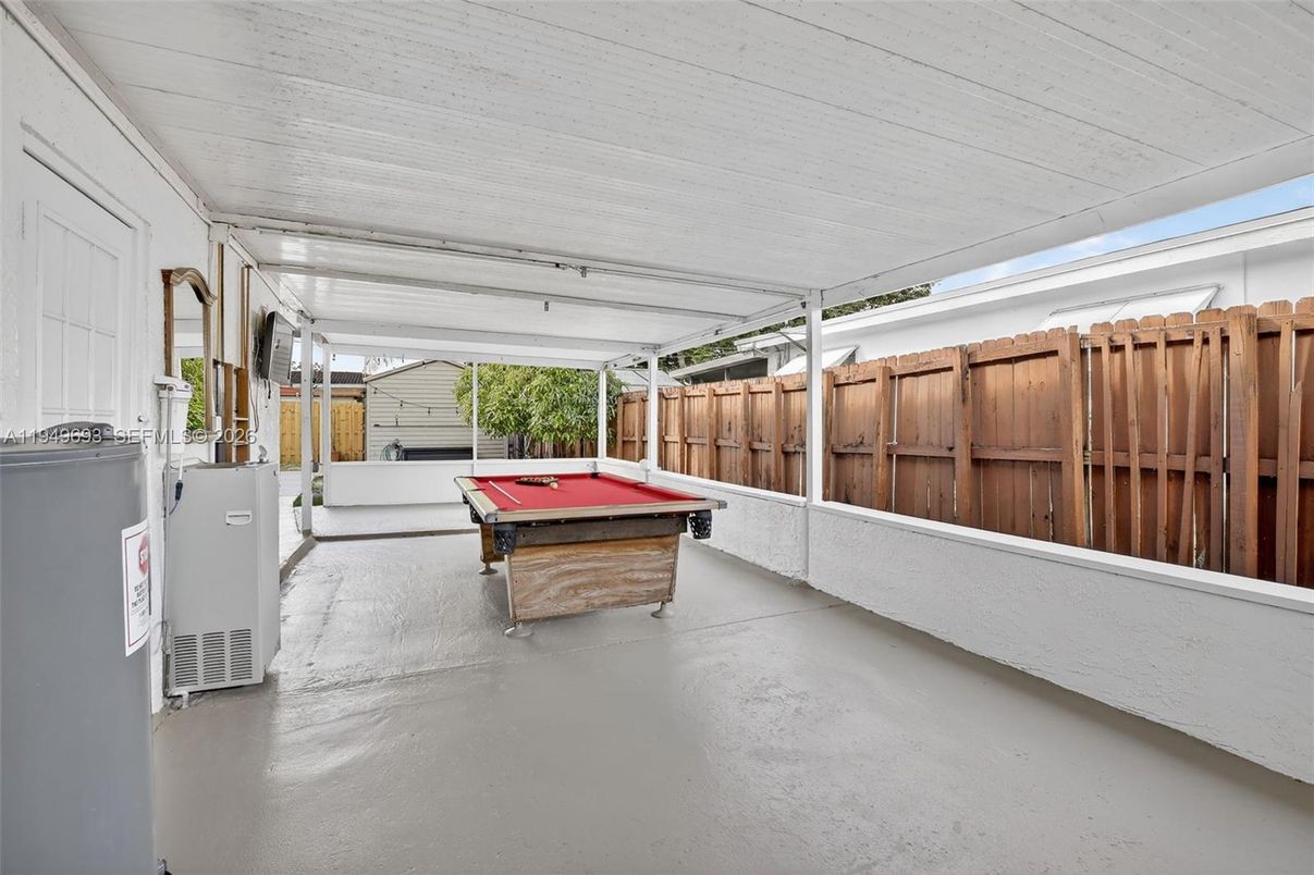 Billiard Table, Game Room, Interior