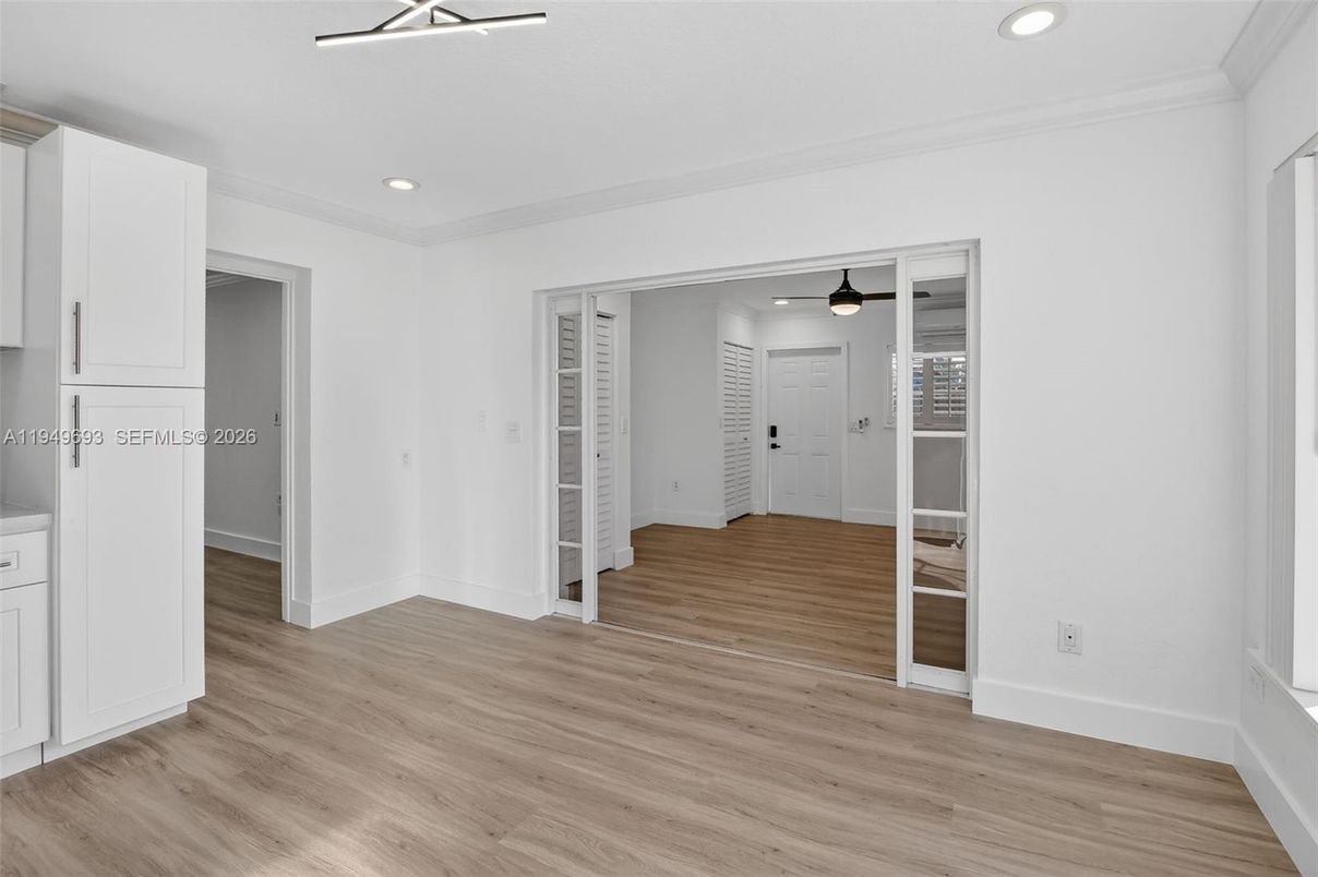 Empty room, Interior, Recessed Lighting, Wood Texture Flooring